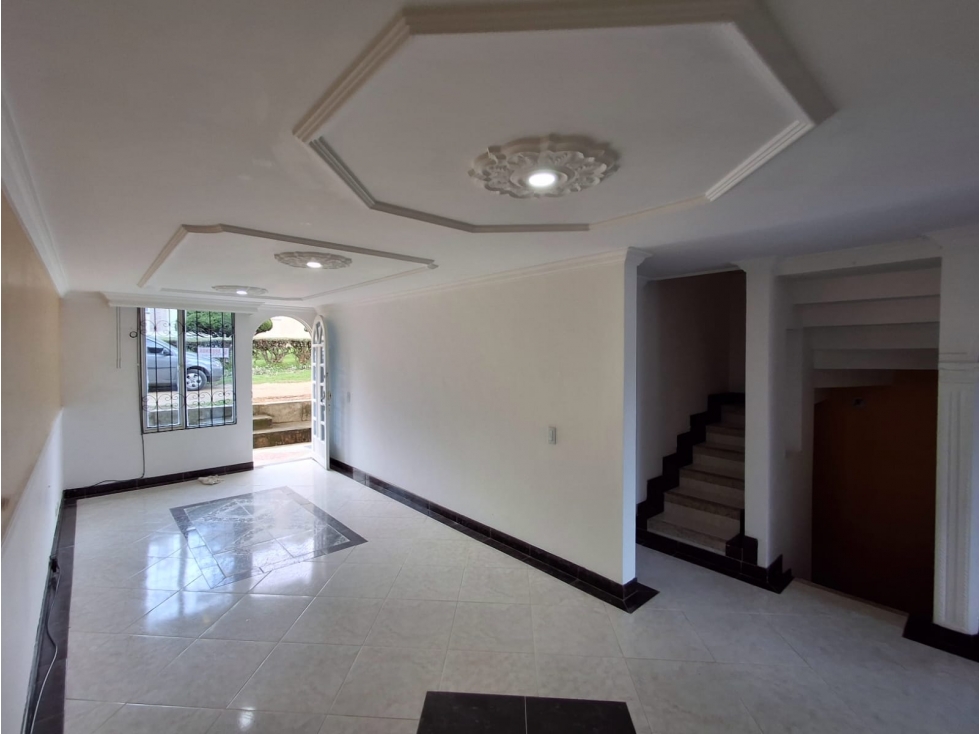 VENTA DE CASA EN EL BARRIO LA GRANJA - 1