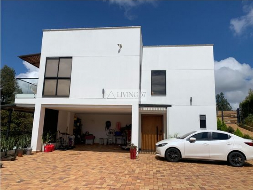 Venta de Hermosa Casa En Exclusiva Unidad Cerrada a Minutos de La Ceja