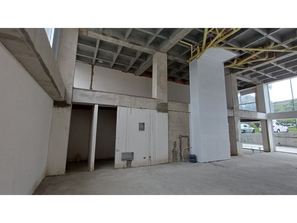 ARRIENDO LOCAL AVDA 30 DE AGOSTO