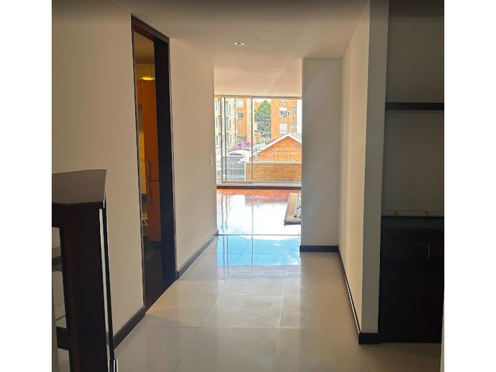 Venta Apartamento En Santa Bárbara Bogotá, Amplio y Exclusivo — foto 3