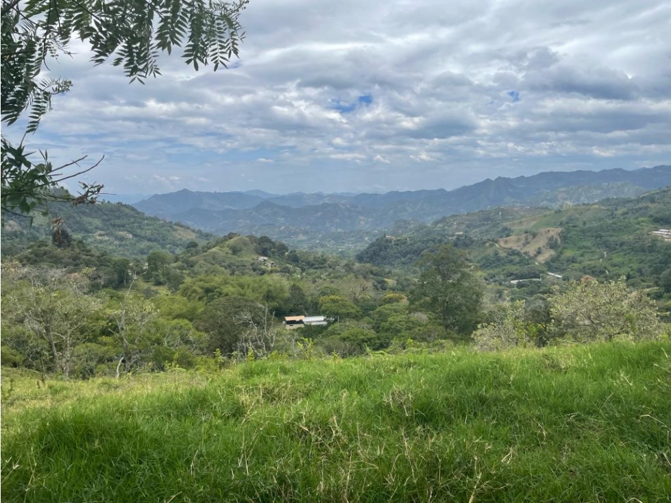 SE VENDE LOTE EN LA VEGA - 1