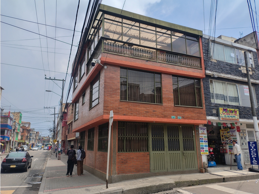 VENTA CASA EN ENGATIVA PUEBLO - BOGOTA