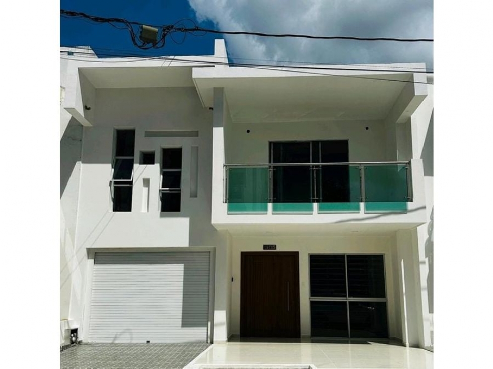 VENTA CASA DE DOS PISOS BARRIO MONTEVERDE MONTERÍA CÓRDOBA - M