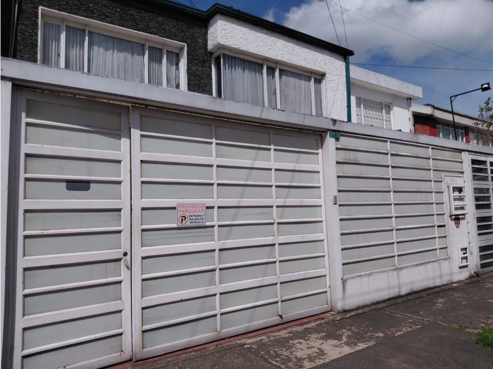 VENTA DE CASA - BODEGA EN MODELIA, BOGOTÁ