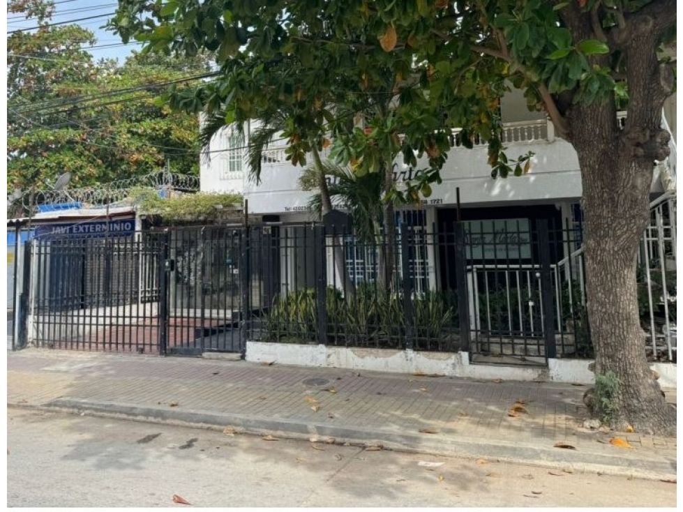 SE VENDE CASA PARA EVENTOS EN LA AVENIDA DEL RIO SANTA MARTA F.V