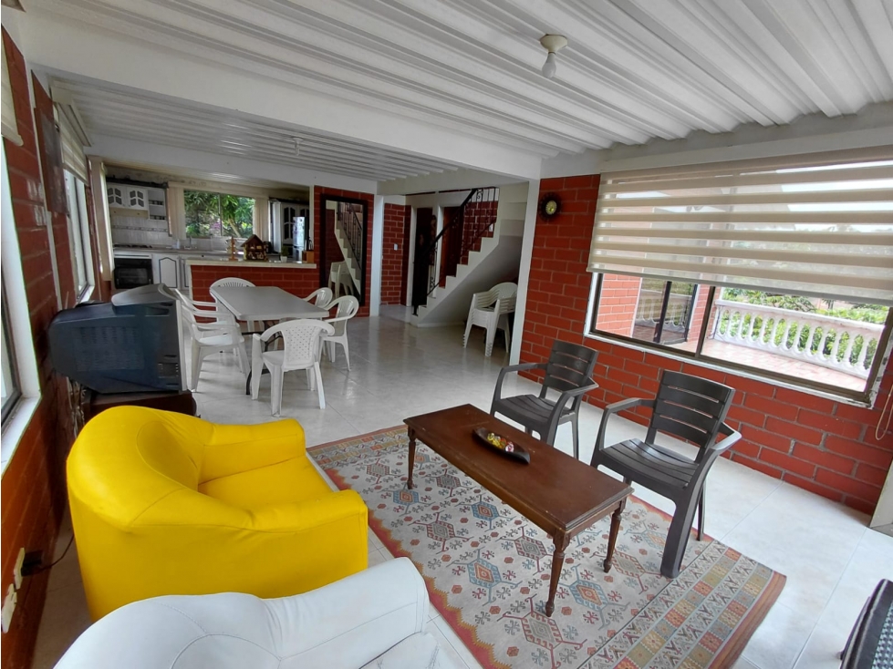 VENTA DE CASA CAMPESTRE EN PALESTINA: AMPLIOS ESPACIOS - 2