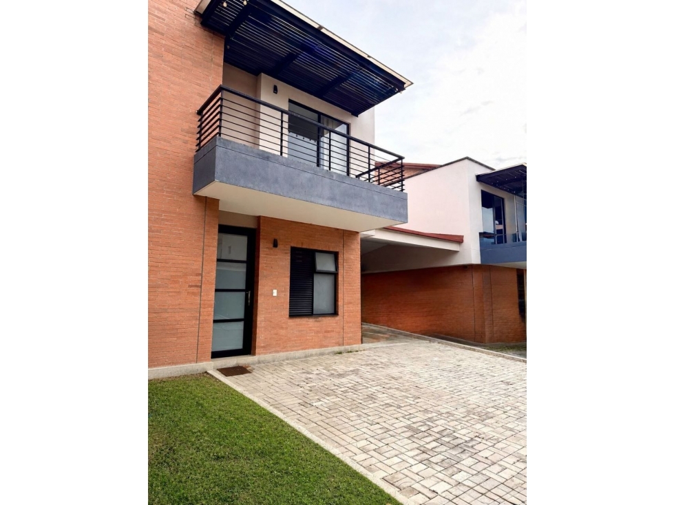 VENTA CASA CERRITOS