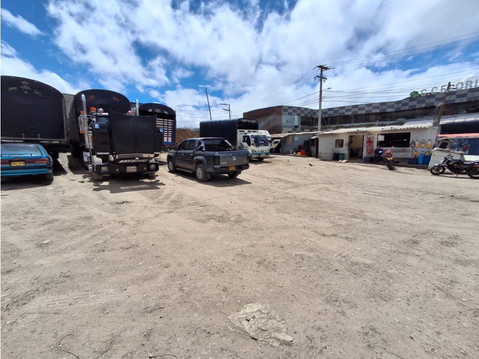 VENTA DE LOTE RESIDENCIAL Y COMERCIAL FRENTE A CC FLORIDA SHOPPING - 2