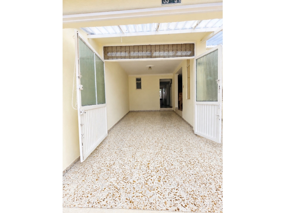 VENTA CASA AMPLIA SECTOR MILENTA IDEAL PARA FAMILIAS — foto 2