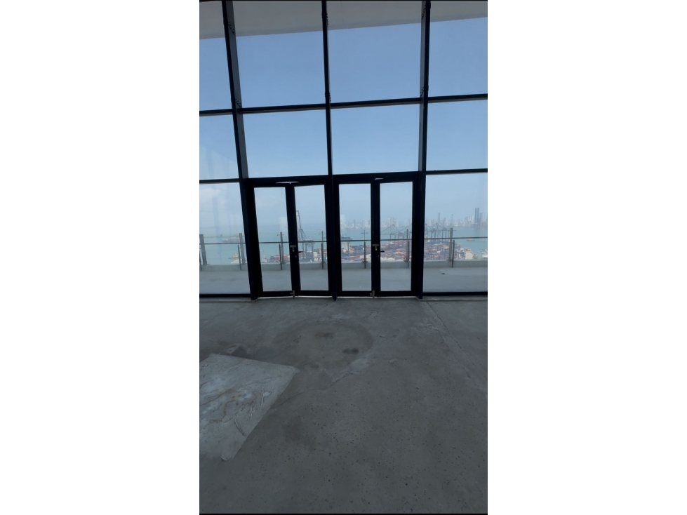 ARRIENDO DE OFICINA EN MANGA — foto 2