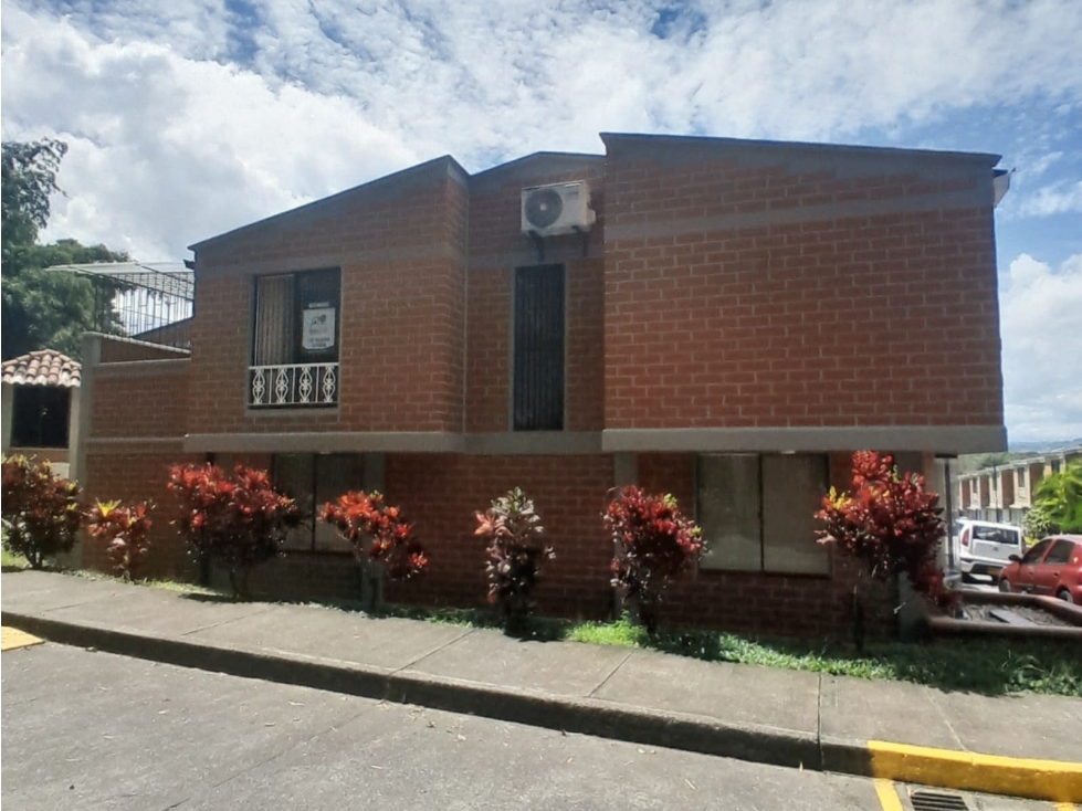 VENTA CASA RESIDENCIAL BELMONTE PEREIRA - J.V
