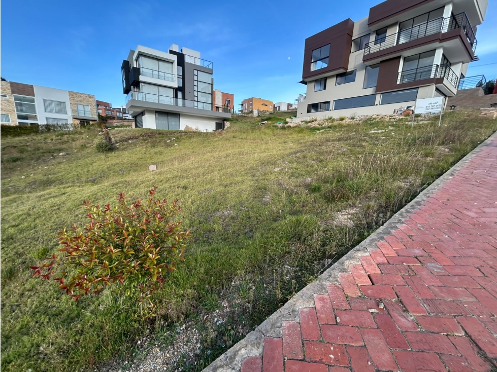 VENTA LOTE RESIDENCIAL EN TUNJA CON HERMOSA VISTA Y SEGURIDAD - 2