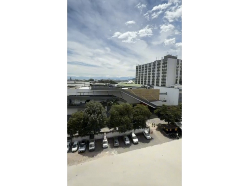 VENTA APARTAMENTO DE 110MTS SOBRE LA AV. CIRCUNVALAR PEREIRA