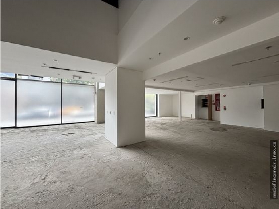 Arriendo Local Comercial en La Cabrera | Zona Exclusiva C.C. Andino UK