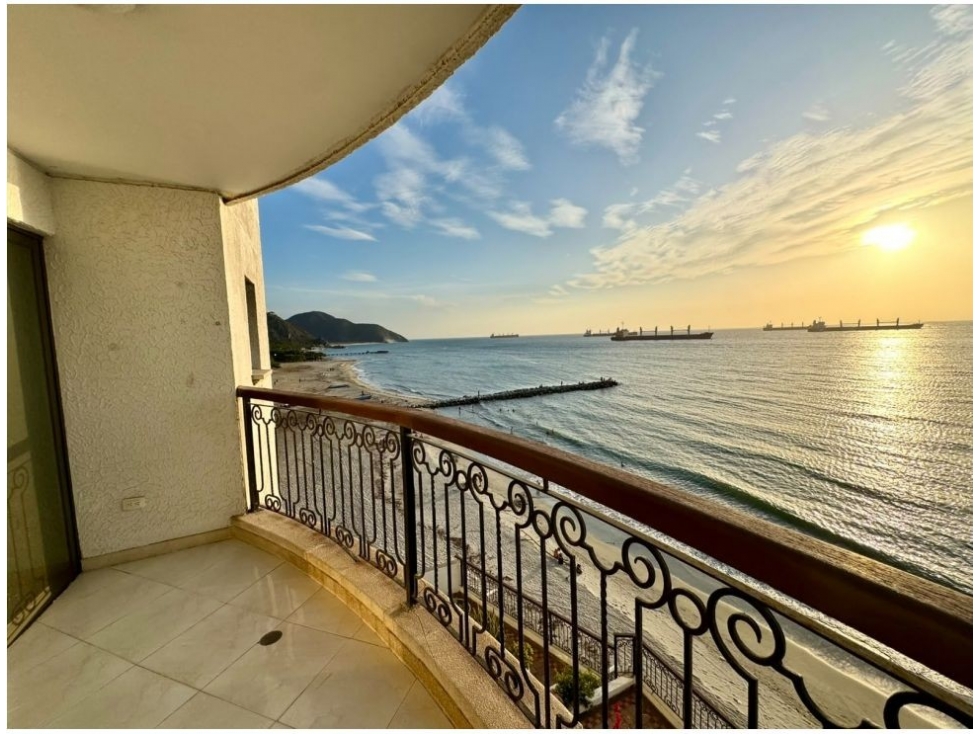 SE ARRIENDA APARTAMENTO FRENTE AL MAR, BELLAVISTA STA MTA F.V