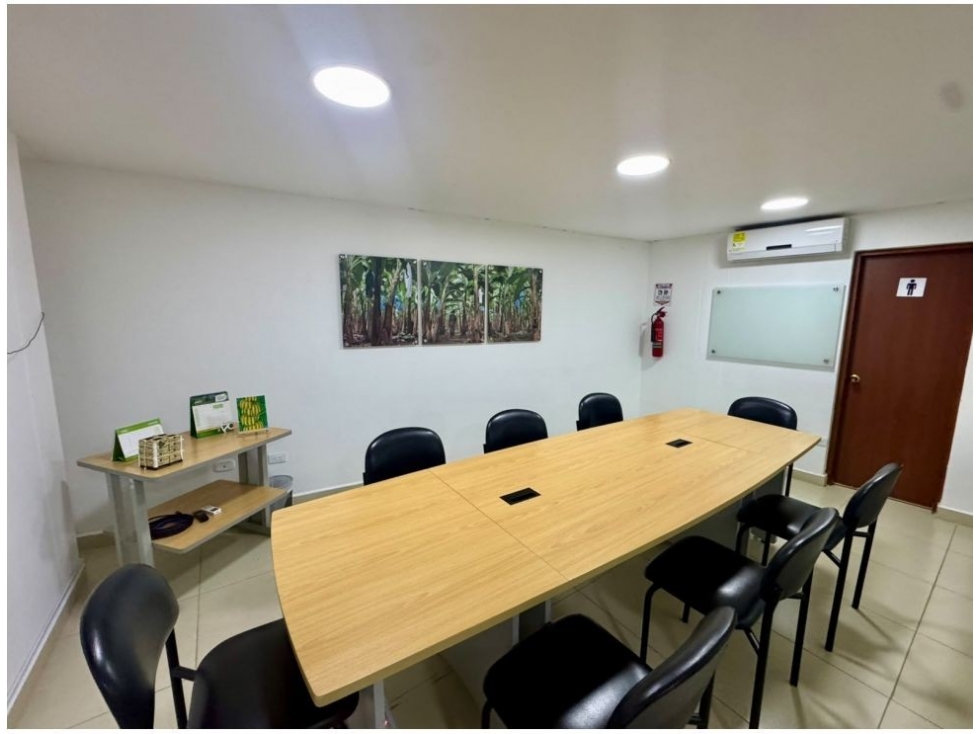 RENTA OFICINA EDIFICIO CENTRO EJECUTIVO STA MARTA F.V