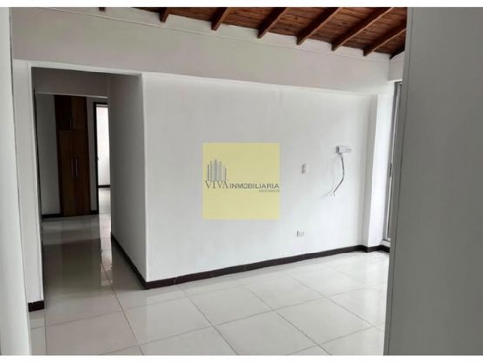 ¡Espectacular Vista! Apartamento en Venta en la Loma de Los Bernal VI