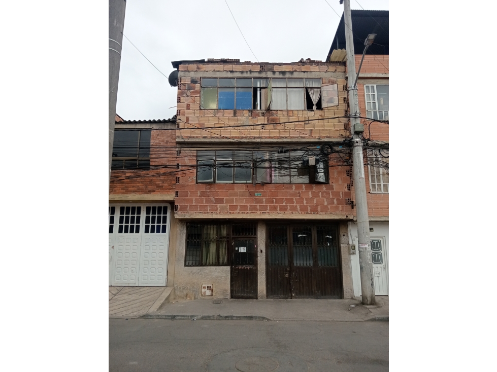 VENTA CASA SAN JOAQUIN 3 NIVELES CON PARQUEADERO- BOSA