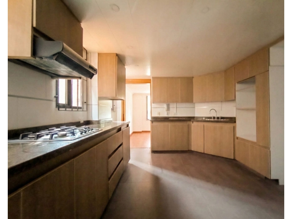 VENTA APTO LA CAROLINA 133.35M2 PISO 1 PATIO PARQUEADERO - USAQUEN — foto 3