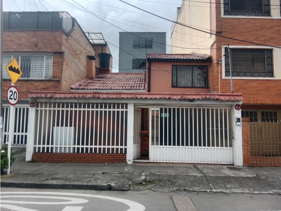 SE ARRIENDA BODEGA EN MODELIA , BOGOTÁ