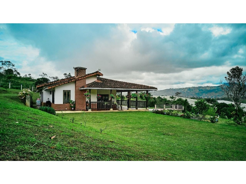 VENDO CASA CAMPESTRE EN PARCELACIÓN EL BOSQUE DAGUA VALLE