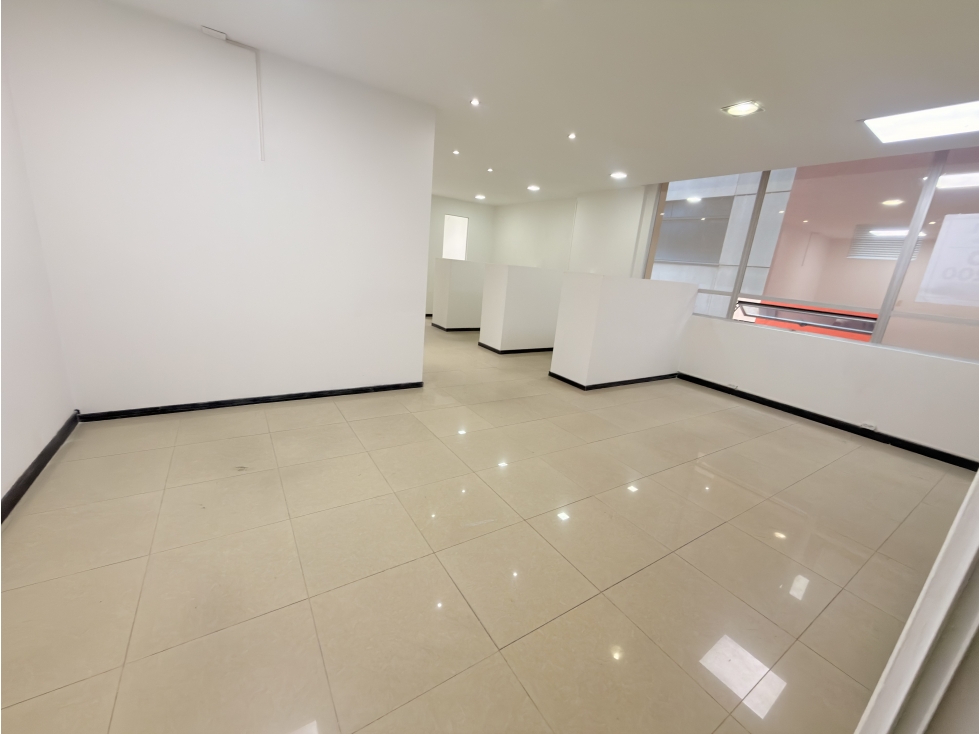 VENTA DE OFICINA EN CHAPINERO - 1