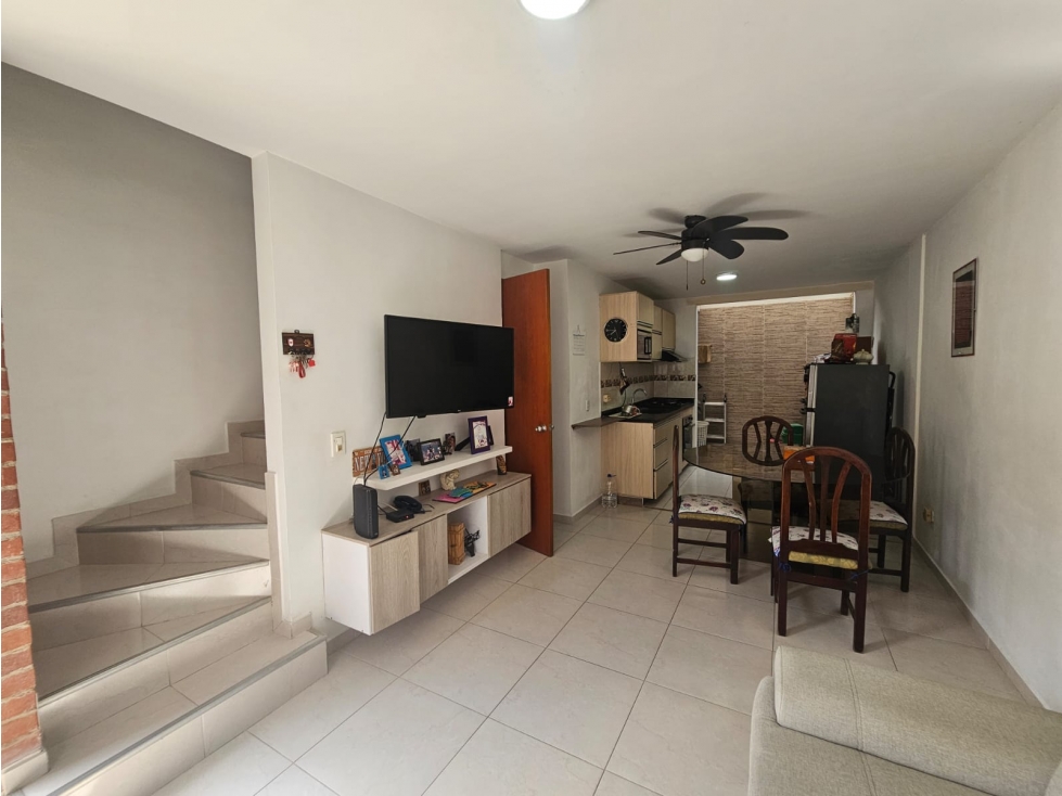 Oportunidad casa en conjunto cerrado en Soledad con piscina y patio — foto 2