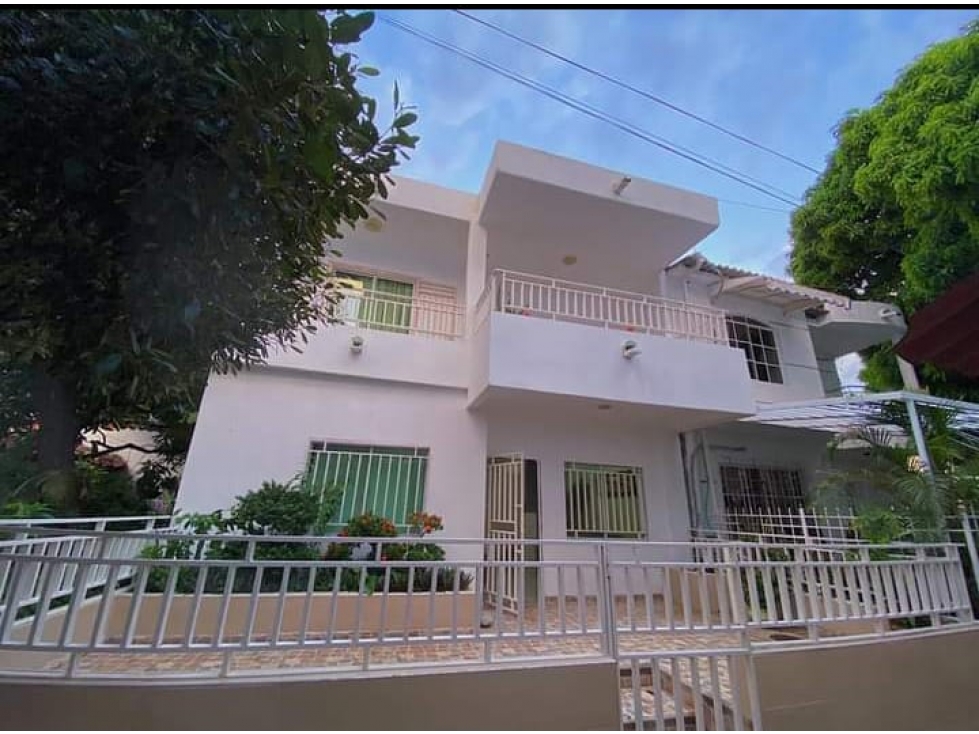 VENTA CASA AMOBLADA CON APARTAESTUDIO SECTOR RODADERO SUR - E.C.