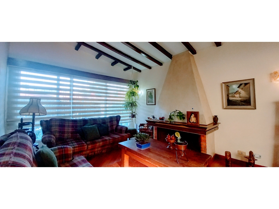 VENTA CASA EXCLUSIVA EN CANÓDROMO EXCELENTE DISTRIBUCIÓN Y UBICACIÓN — foto 2