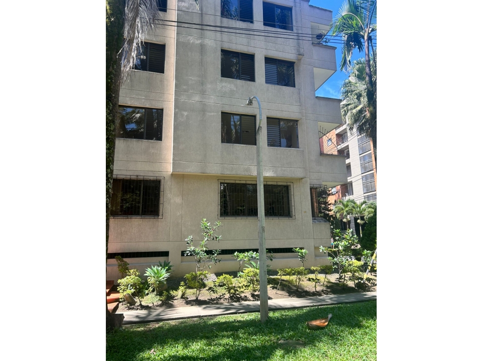 VENTA APARTAMENTO EN LAURELES