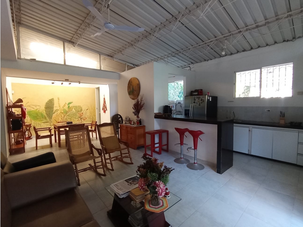 SE VENDE CABAÑA A POCAS CUADRAS DE LA PLAYA BELLO HORIZONTE SM Y.Z