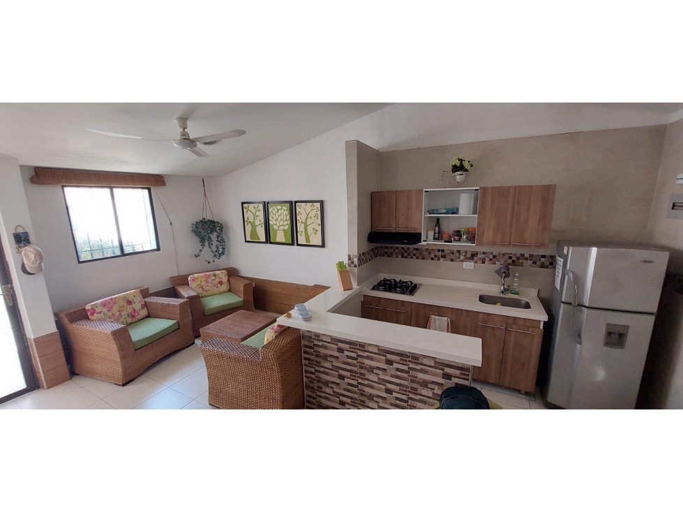 VENTA CASA AMOBLADA EN CONJUNTO CERRADO SECTOR RODADERO SUR - E.C.