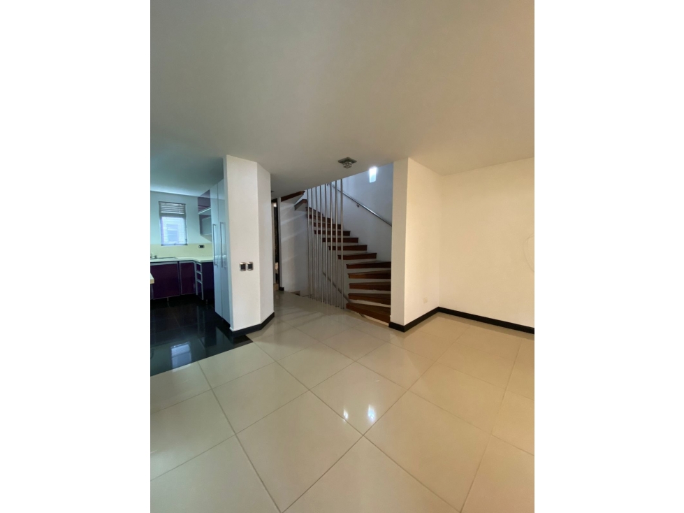 VENTA CASA ESQUINERA PINARES A PRECIO DE OPORTUNIDAD — foto 5