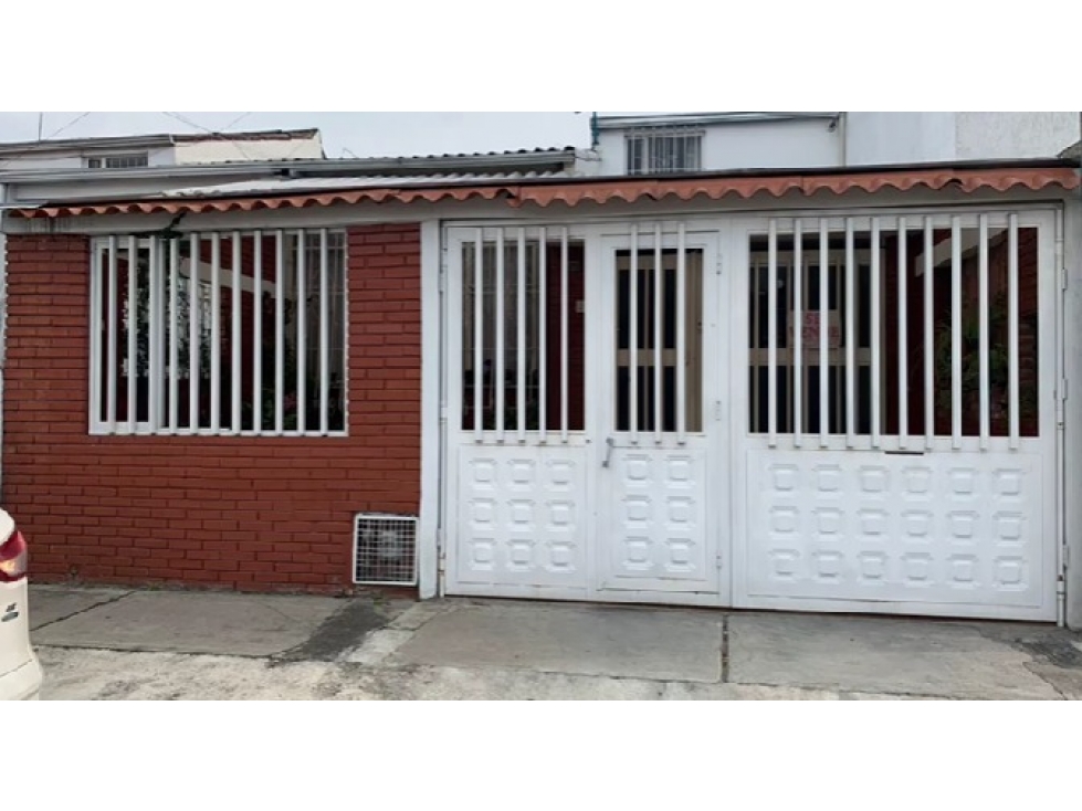 VENDO CASA HIPOTECHO-KENNEDY