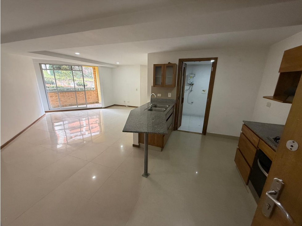 Venta de Apartamento en Sabaneta, Las Lomitas - 1