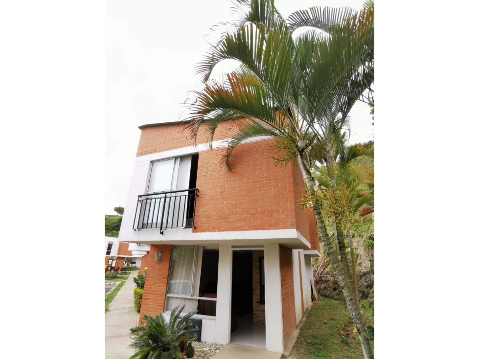 CASA ESQUINERA BELMONTE