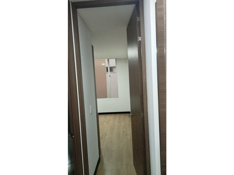 VENTA APARTAMENTO EN BATAN REMODELADO AMPLIOS ESPACIOS J.R — foto 4