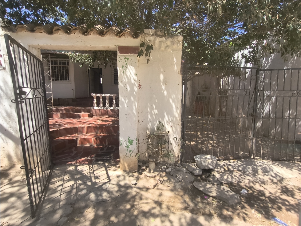 SE VENDE CASA CON APARTAESTUDIO TAGANGA SANTA MARTA H.I - 4
