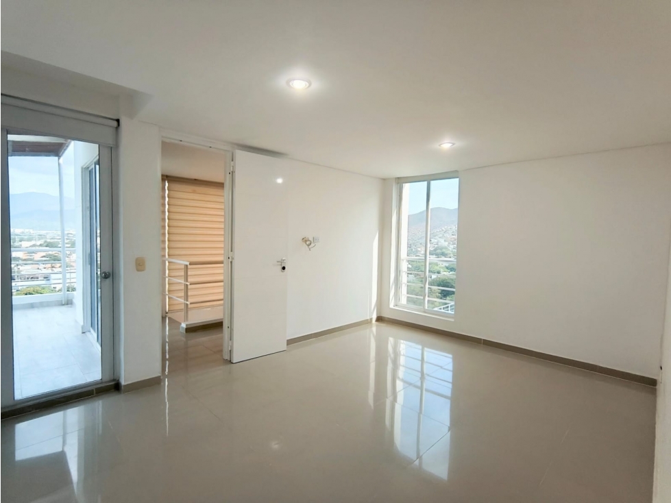 VENTA PENTHOUSE BAVARIA SANTA MARTA J.V