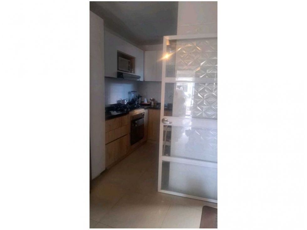 VENTA DE CASA REMODELADA DE DOS PISOS EN SECTOR CIUDAD DEL SOL - L.C. — foto 6