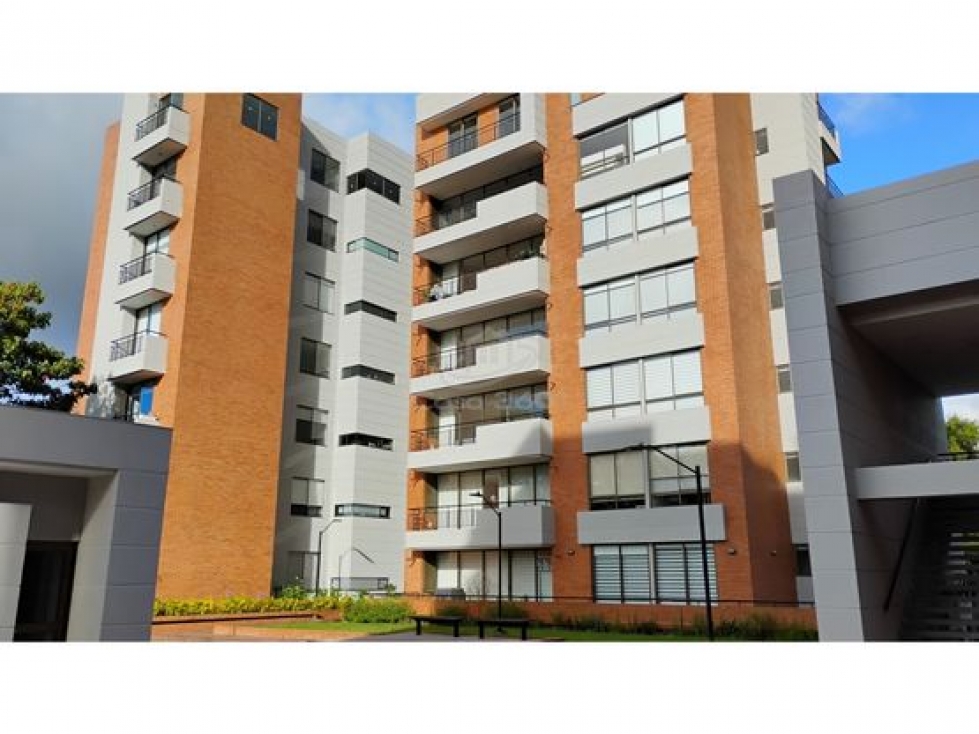 VENTA AMPLIO APARTAMENTO BARRIO CASABLANCA -BOGOTÁ — foto 2