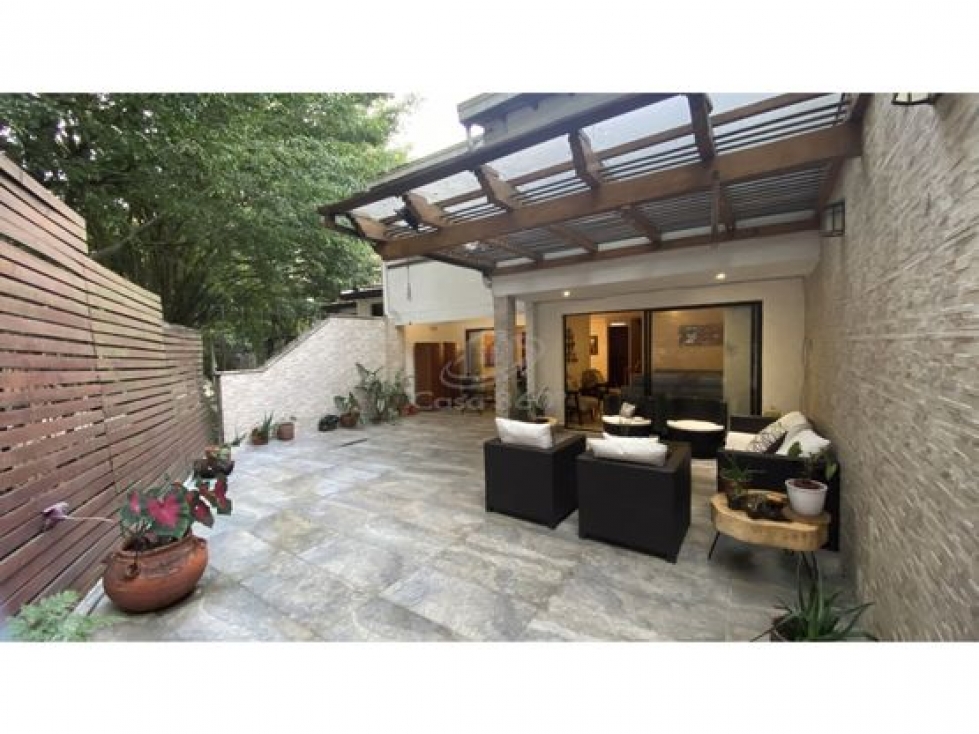 VENTA DE CASA EN EL POBLADO - MEDELLIN