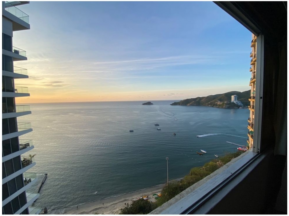 VENTA APARTAMENTO CUATRO ALCOBAS VISTA AL MAR RODADERO SUR - F.V.