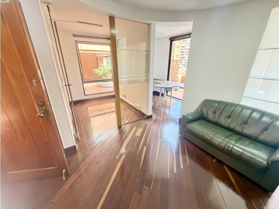 VENTA AMPLIO INMUEBLE DÚPLEX 96MTS IDEAL PARA OFICINA O VIVIENDA