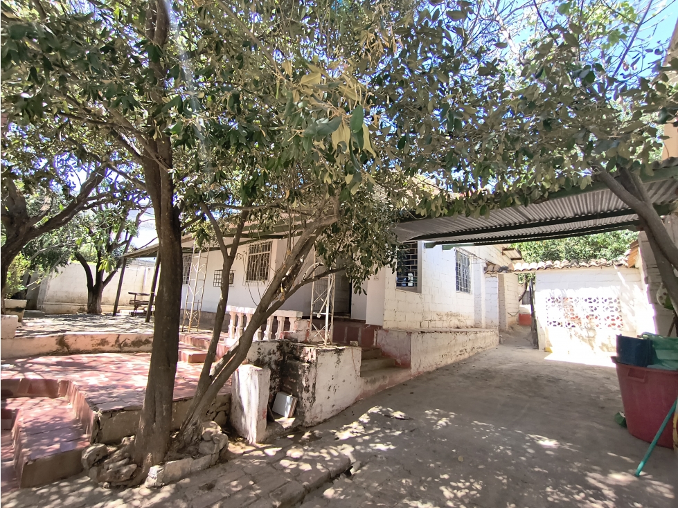 SE VENDE CASA CON APARTAESTUDIO TAGANGA SANTA MARTA H.I - 2