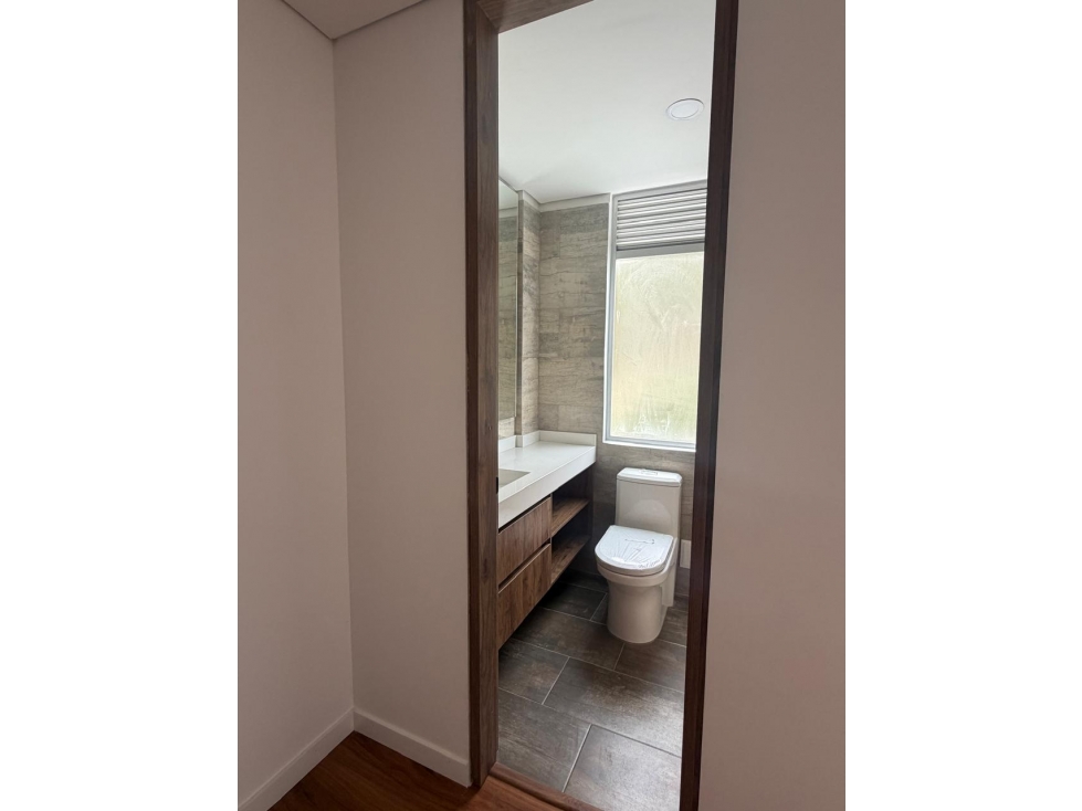 CASA EN VENTA EN BARRIO WEST TOWN, COTA