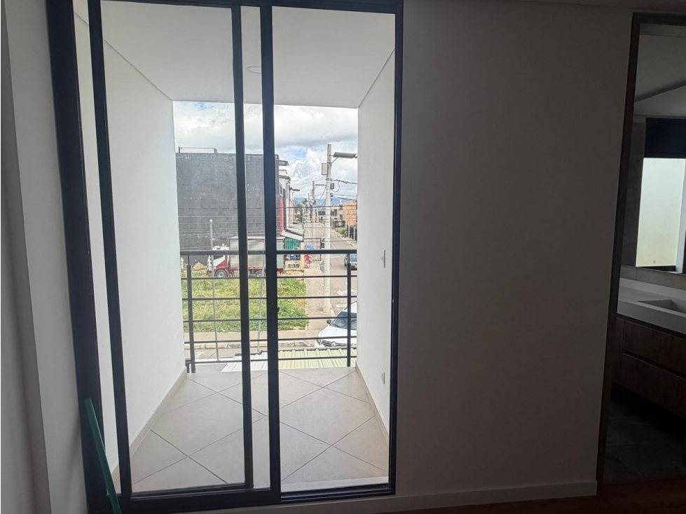 CASA EN VENTA EN WEST TWON, COTA - 1