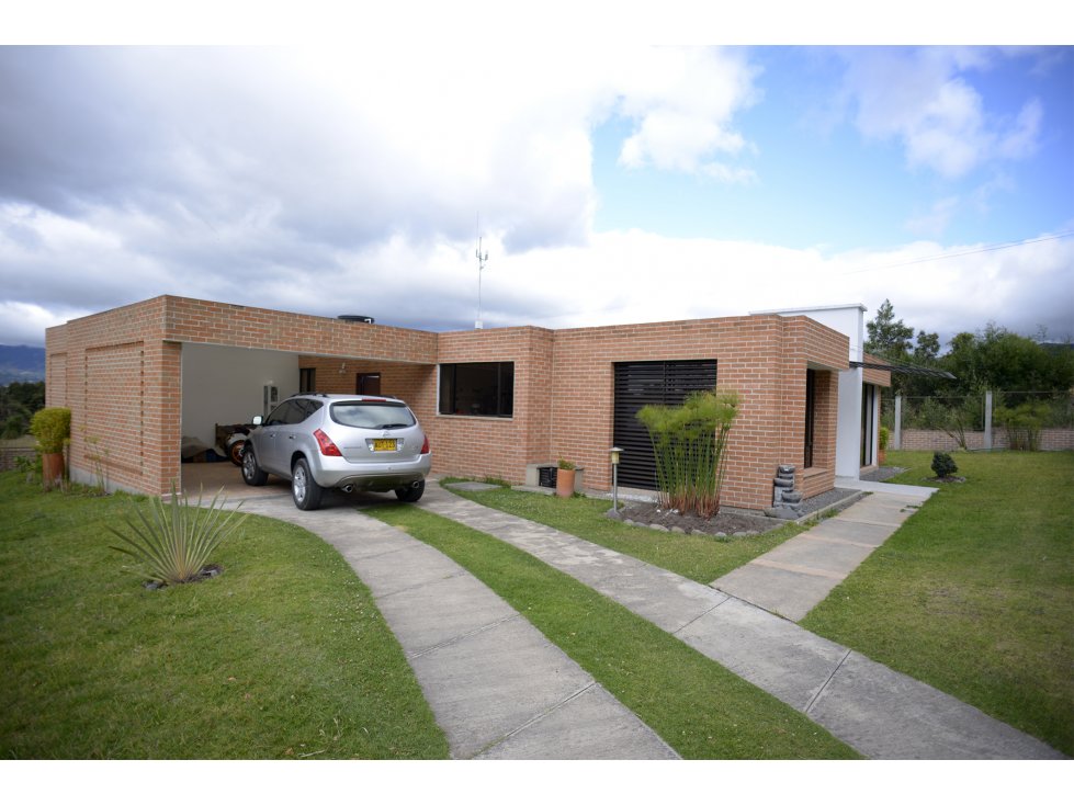 VENTA CASA 700M2 EN CONDOMINIO LA ESTANCIA (PASTO)