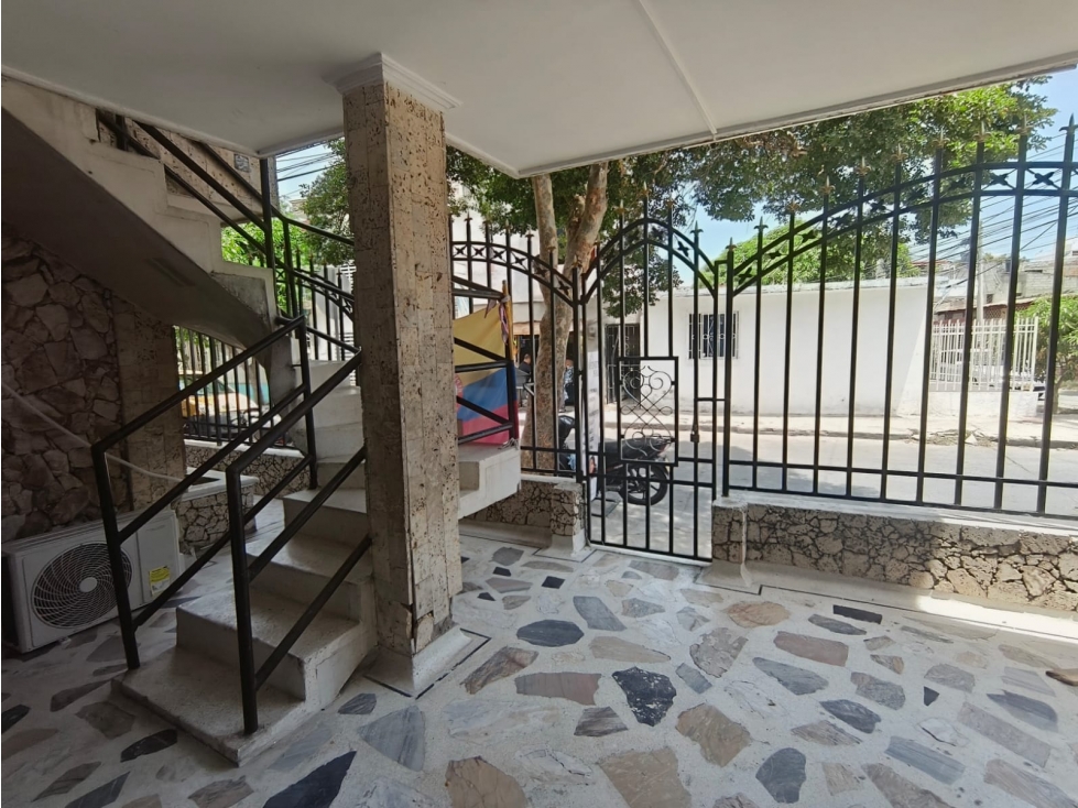 SE VENDE CASA CON DOS APTOS Y UN LOCAL CENTRO SANTA MARTA J.V — foto 2