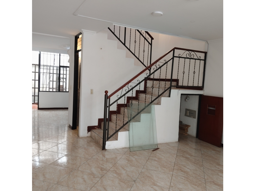 VENTA CASA AMPLIA DE 3 NIVELES FUSAGASUGA SECTOR SANTA ANITA — foto 2